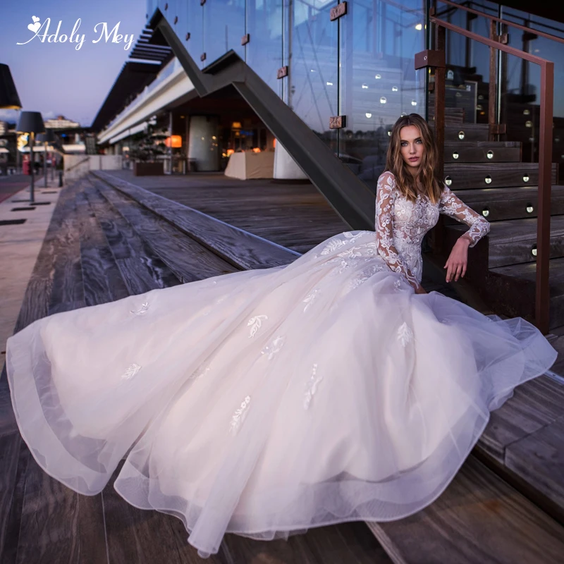 Adoly Mey Graceful Appliques Beaded A-Line Wedding Dress 2020 Design Scoop Neck Button Long Sleeve Vintage Bride Gown Plus Size
Adoly Mey Graceful Appliques Beaded A-Line Wedding Dress 2020 Design Scoop Neck Button Long Sleeve Vintage Bride Gown Plus Size