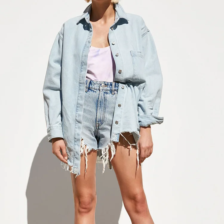 Western Style Spring Women's kuan song kou Pocket Decoration Washing Cowboy Blue Denim Shirt Coat
Western Style Spring Women's kuan song kou Pocket Decoration Washing Cowboy Blue Denim Shirt Coat
