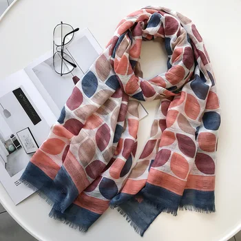 New style 2020 autumn and winter Women luxury style cotton material scarf fashion silk scarf lady Beach Sunscreen Cotton Shawl 
New style 2020 autumn and winter Women luxury style cotton material scarf fashion silk scarf lady Beach Sunscreen Cotton Shawl