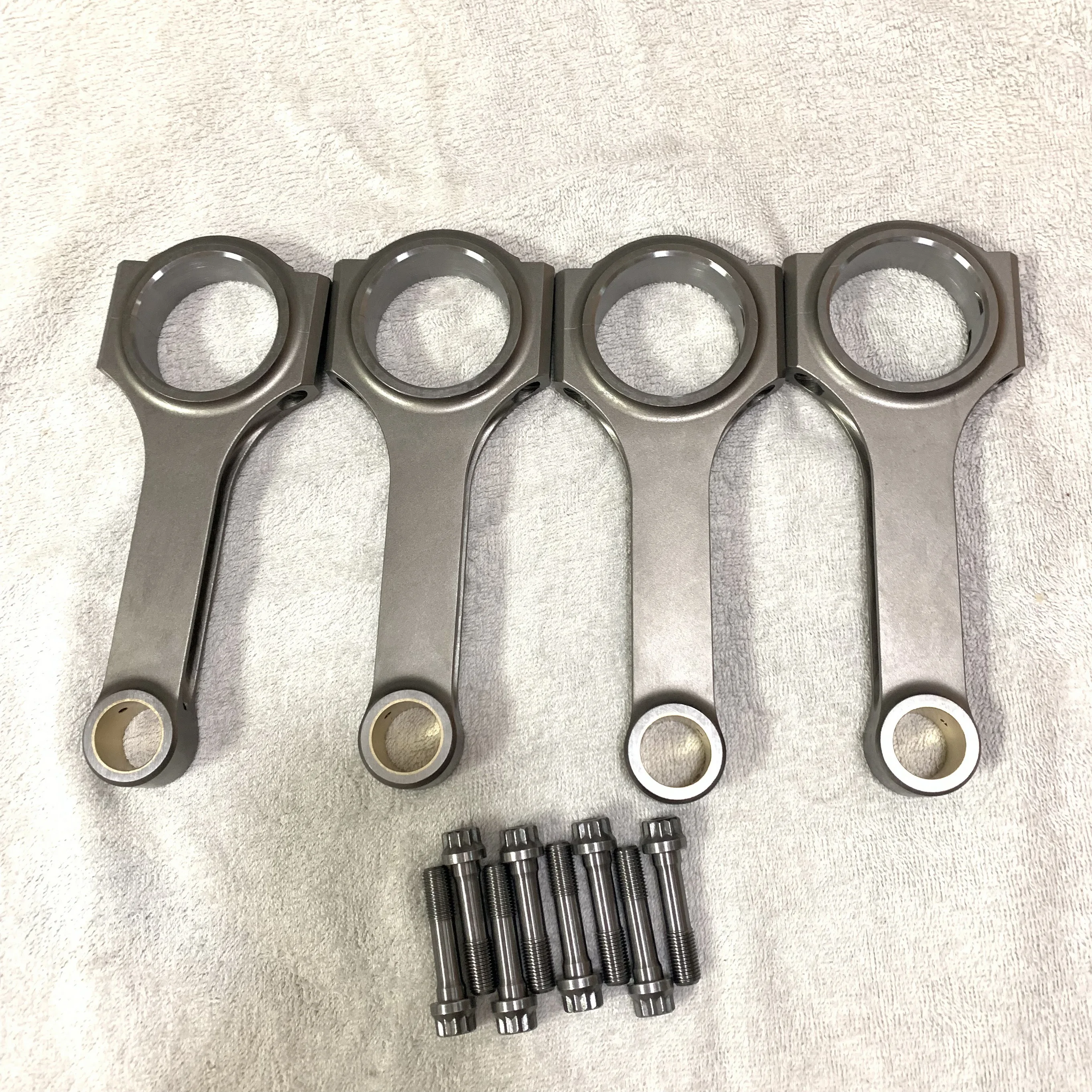 HP Forged Connecting Rod 144x20 for VW & AUDI Fit 1.8T 20V & 2.0T FSI TOP QUALITY 4340 ALLOY one set 4 pieces conrods
HP Forged Connecting Rod 144x20 for VW & AUDI Fit 1.8T 20V & 2.0T FSI TOP QUALITY 4340 ALLOY one set 4 pieces conrods