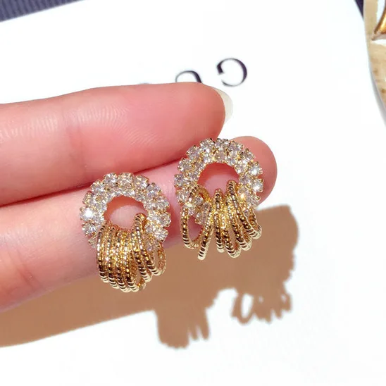 New Fashion South Korean Silver Needle Earrings Delicate Set with Water Drill Size Circle Temperament Earrings for Women
New Fashion South Korean Silver Needle Earrings Delicate Set with Water Drill Size Circle Temperament Earrings for Women