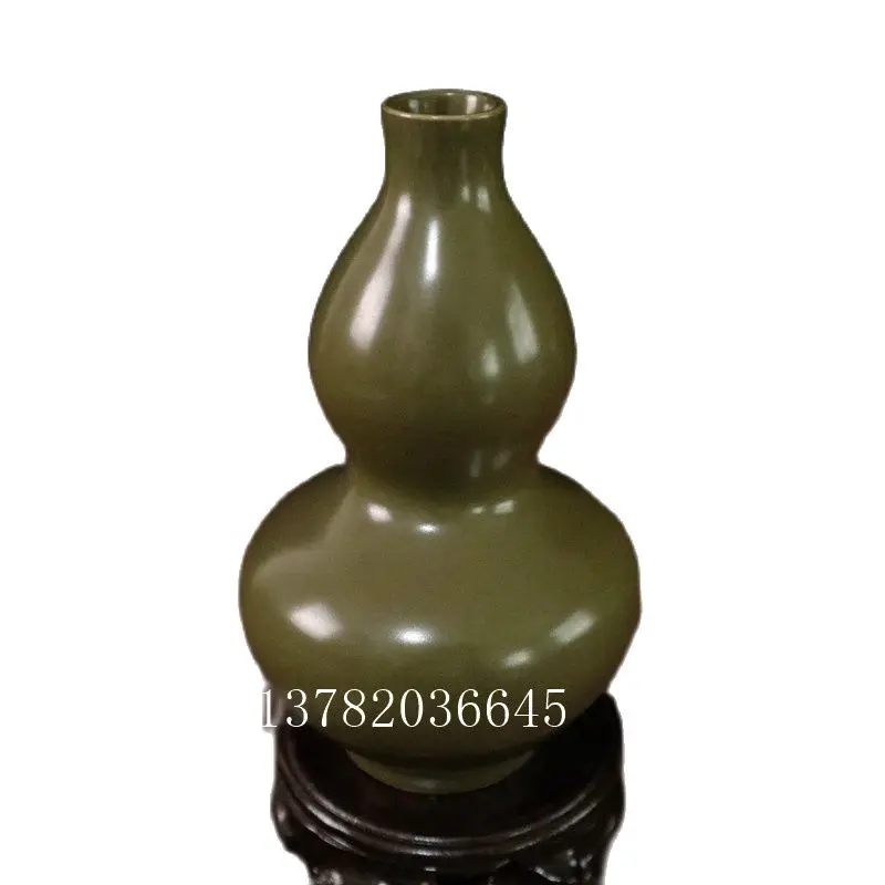 

Chinese old porcelain bowl Monochrome glaze porcelain bottle gourd vase