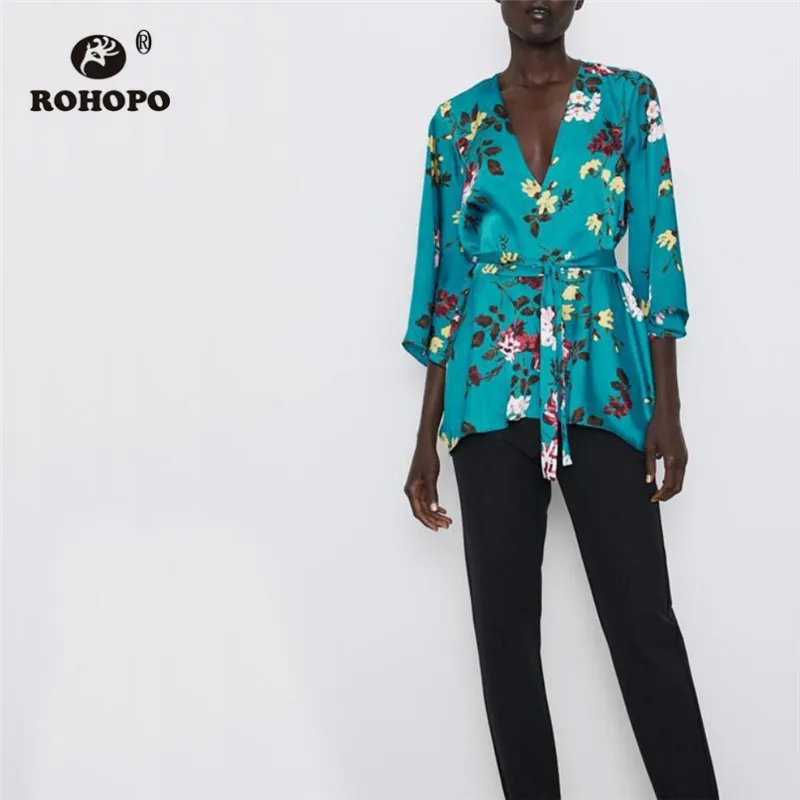 ROHOPO V Collar Butterfly Long Sleeve Floral Water Blue Blouse Bow Waisband High Low Gradient Hem Loose Pullover Blusa #2588
ROHOPO V Collar Butterfly Long Sleeve Floral Water Blue Blouse Bow Waisband High Low Gradient Hem Loose Pullover Blusa #2588