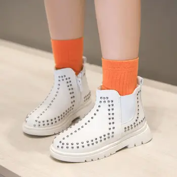 Girls plus cashmere Martin boots 2020 autumn and winter new rivet little girls leather boots non-slip children warm cotton shoes
Girls plus cashmere Martin boots 2020 autumn and winter new rivet little girls leather boots non-slip children warm cotton shoes
