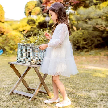 Holiday Girls Dress Spring Autumn Princess Dress Lace Dress Hollow Knee-length Kids Clothes Long Sleeve Wedding Party Dresses
Holiday Girls Dress Spring Autumn Princess Dress Lace Dress Hollow Knee-length Kids Clothes Long Sleeve Wedding Party Dresses