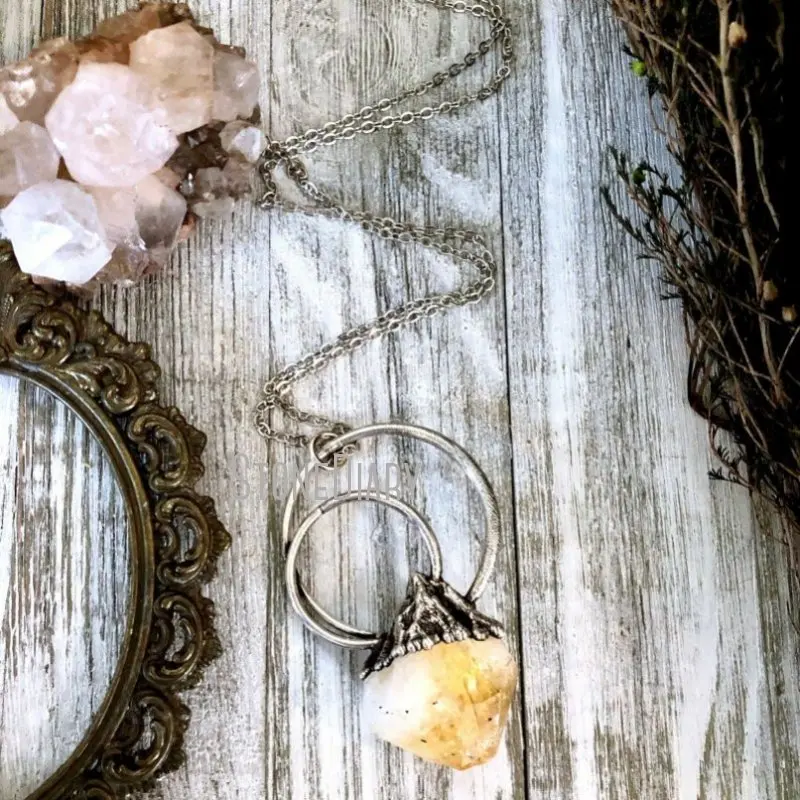 Ожерелье NM40015 из крупного цитрина, кулон с большим кристаллом, посеребренное ожерелье свободной формы с желтым камнем, ювелирные изделия
Ожерелье NM40015 из крупного цитрина, кулон с большим кристаллом, посеребренное ожерелье свободной формы с желтым камнем, ювелирные изделия