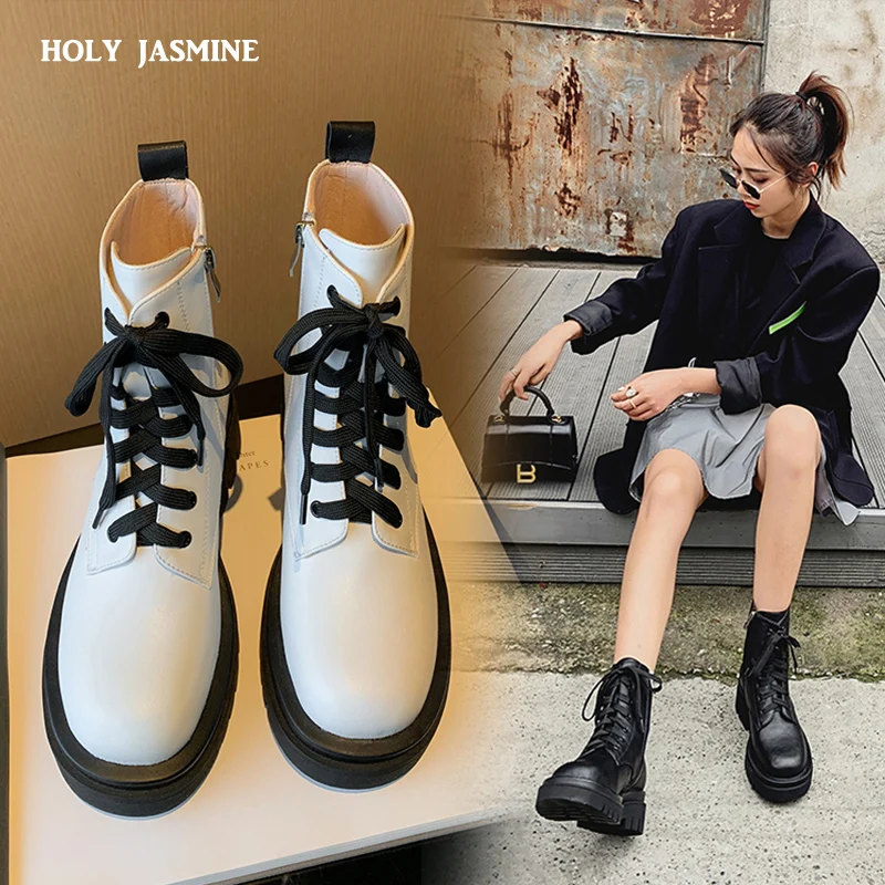Brand Designer Women White Platform Boots 2020 New Side Zipper Cool Chunky Heels Ankle Boots for Women Cool Stylish Shoes Woman
Brand Designer Women White Platform Boots 2020 New Side Zipper Cool Chunky Heels Ankle Boots for Women Cool Stylish Shoes Woman
