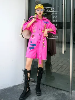 Oversized loose streetwear denim bodysuit belt jumpsuit women summer High waist short sleeve Romper letter graffiti Playsuits
Oversized loose streetwear denim bodysuit belt jumpsuit women summer High waist short sleeve Romper letter graffiti Playsuits