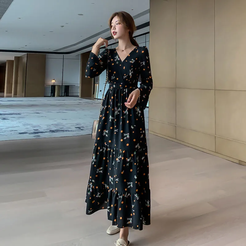 Women Dress Autumn Summer V-Neck Long Sleeve Floral Dress Black Vintage Long Dress Beach vestido de mujer
Women Dress Autumn Summer V-Neck Long Sleeve Floral Dress Black Vintage Long Dress Beach vestido de mujer