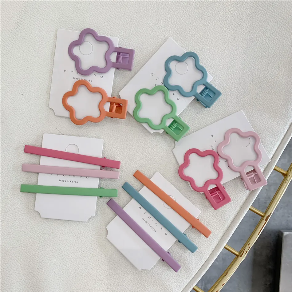 1pc Cute Candy Color Girls Hllow Flower Rabbit Stripes Waterdrop Geometric Hairpins Matte Bangs Clips Hair Accessories Women
1pc Cute Candy Color Girls Hllow Flower Rabbit Stripes Waterdrop Geometric Hairpins Matte Bangs Clips Hair Accessories Women