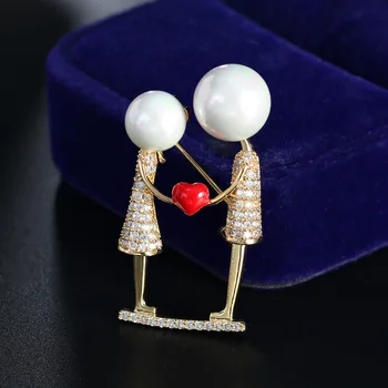 Sweet Couple Brooches for Women Men Fashion Rhinestone Bouquet Bijoux Red Enamel Heart Pins Clothing Wedding Jewelry Accessories
Sweet Couple Brooches for Women Men Fashion Rhinestone Bouquet Bijoux Red Enamel Heart Pins Clothing Wedding Jewelry Accessories