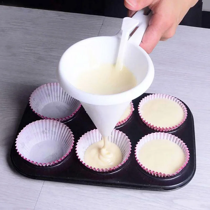Handheld Adjustable Dispenser Measure Cup Frosting Batter Funnel Tool Baking Tool Candy Kitchen Funnel
Handheld Adjustable Dispenser Measure Cup Frosting Batter Funnel Tool Baking Tool Candy Kitchen Funnel