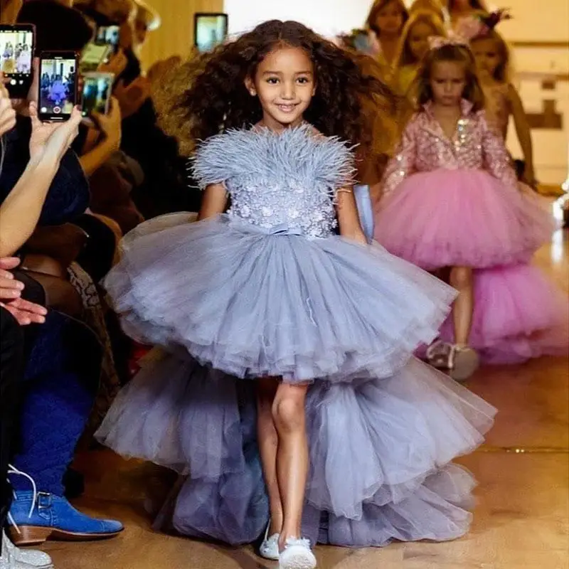 Blue Feather Lace Flower Girl Dresses For Wedding Party Ball Gowns Floor Length High Low Girls Pageant Dress First Communion
Blue Feather Lace Flower Girl Dresses For Wedding Party Ball Gowns Floor Length High Low Girls Pageant Dress First Communion