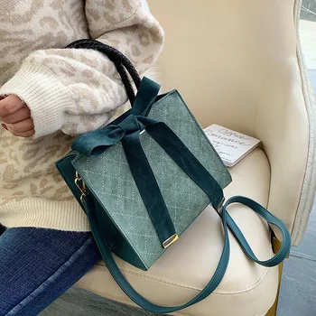 Women Handbag 2020 New Suede Brand Designer Fashion Plaid Crossbody Messenger Bag Bow Tote Bag Retro Small Square Shoulder Bag
Women Handbag 2020 New Suede Brand Designer Fashion Plaid Crossbody Messenger Bag Bow Tote Bag Retro Small Square Shoulder Bag