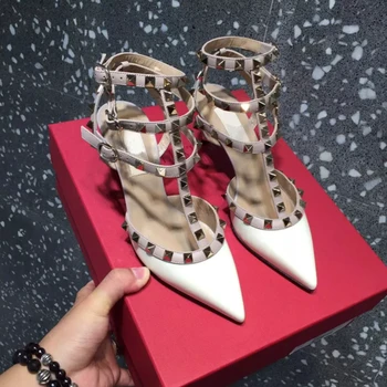 Pointed shallow mouth shoes women 2020 new strap rivet high heels Baotou shallow mouth buckle net red sandals women shoes
Pointed shallow mouth shoes women 2020 new strap rivet high heels Baotou shallow mouth buckle net red sandals women shoes