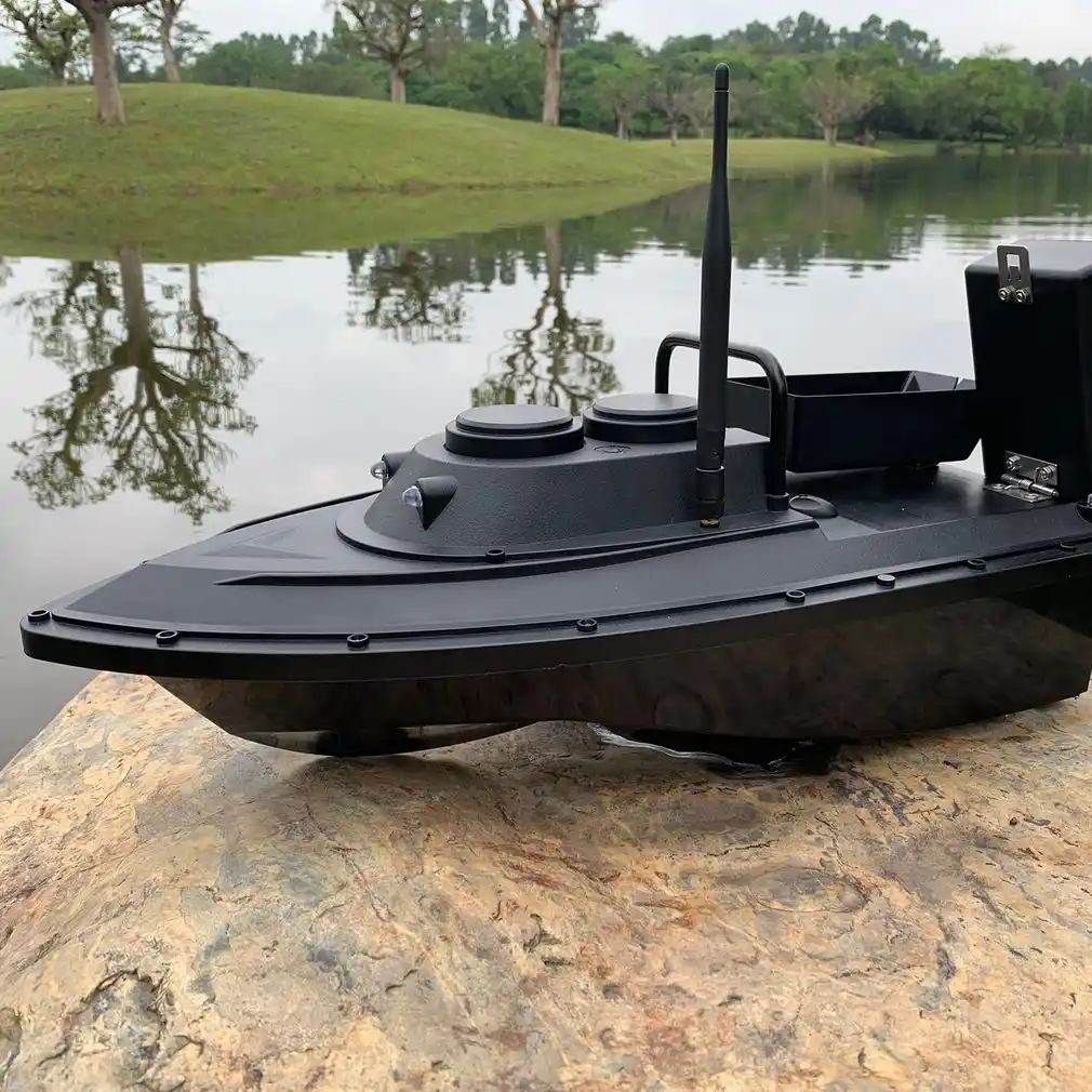 rc bait boat with fish finder