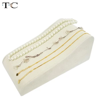 High Quality Beige Velvet Necklace Holder Stand Organizer for 8pcs Necklaces and Chain Jewelry Display Props 19.5*10.5*8cm
High Quality Beige Velvet Necklace Holder Stand Organizer for 8pcs Necklaces and Chain Jewelry Display Props 19.5*10.5*8cm