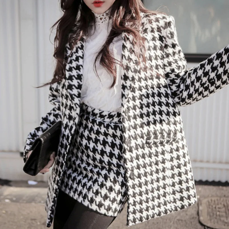 HIGH QUALITY New Stylish Fall Winter 2019 Designer Suit Set Women's Plaid Fringed Tweed Jacket + Skirt Set
HIGH QUALITY New Stylish Fall Winter 2019 Designer Suit Set Women's Plaid Fringed Tweed Jacket + Skirt Set