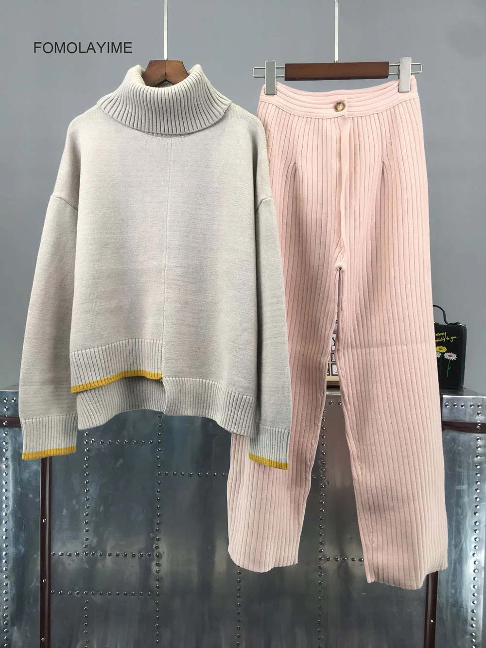 Autumn Winter 2019 Women's Suit Casual Turtleneck Patchwork Loose Irregular Pullover Sweater and Knitted Wide-leg Pants
Autumn Winter 2019 Women's Suit Casual Turtleneck Patchwork Loose Irregular Pullover Sweater and Knitted Wide-leg Pants