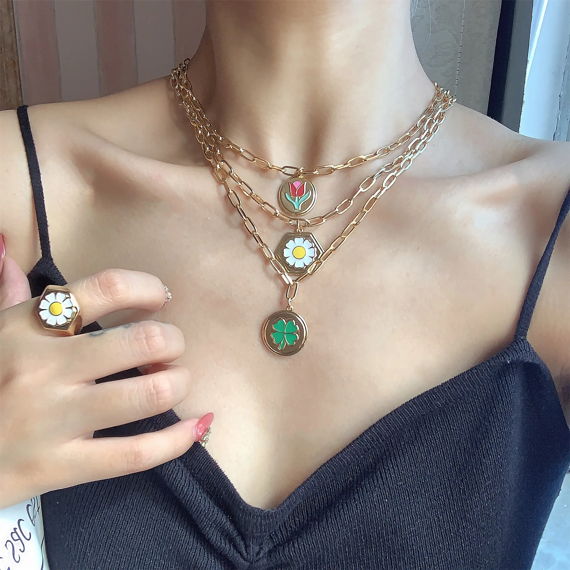 

Enamel Daisy Necklaces Tulip Clover Flower choker Necklace for women egirl friends Clavicle Chain Party Jewelry бижђеѬия 2020