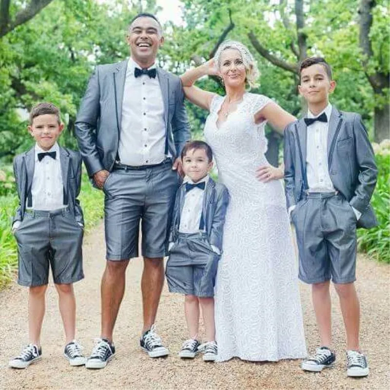 Latest Coat Pant Designs Grey Satin Wedding Suits For Men Short Pant Formal Skinny Summer Groom Beach Custom Blazer 2 Piece
Latest Coat Pant Designs Grey Satin Wedding Suits For Men Short Pant Formal Skinny Summer Groom Beach Custom Blazer 2 Piece