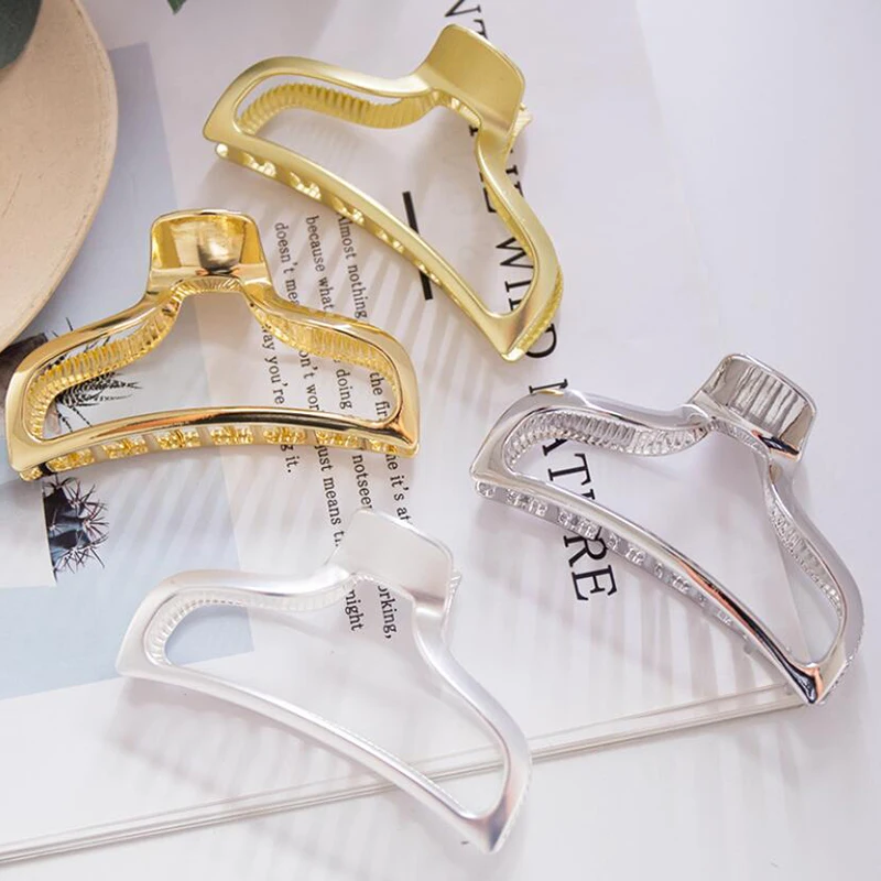 Women Hollow Metal Geometric Hair Claw Solid Color Frosted Hair Crab Barrettes Hair Accessories Large Size Disk Hair Clips
Women Hollow Metal Geometric Hair Claw Solid Color Frosted Hair Crab Barrettes Hair Accessories Large Size Disk Hair Clips