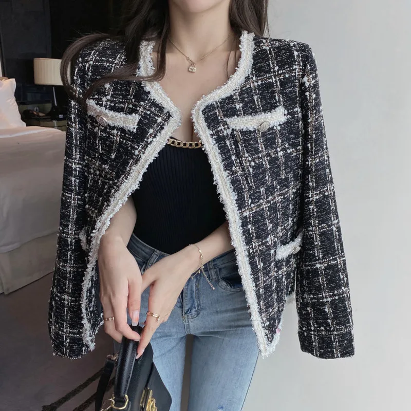 French Vintage Tweed Jacket Coat 2021 Autumn Winter Small Fragrance Woolen Short Coats Women Long Sleeve Casual Outwear Crop Top
French Vintage Tweed Jacket Coat 2021 Autumn Winter Small Fragrance Woolen Short Coats Women Long Sleeve Casual Outwear Crop Top