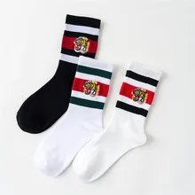 Novo unisex casal cabeça de tigre bordado meias homens feminino meados do tubo esporte algodão clássico casual feliz engraçado meias hip hop sox sólido(China)