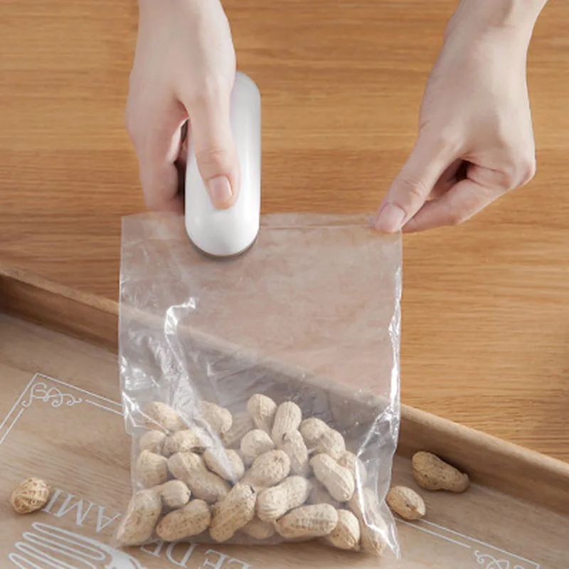 2 In 1 Mini Portable Sealing Machine Kitchen Tool Snacks Packaging Vacuum Plastic Bag Heat Sealing Machine Closing Capper
2 In 1 Mini Portable Sealing Machine Kitchen Tool Snacks Packaging Vacuum Plastic Bag Heat Sealing Machine Closing Capper