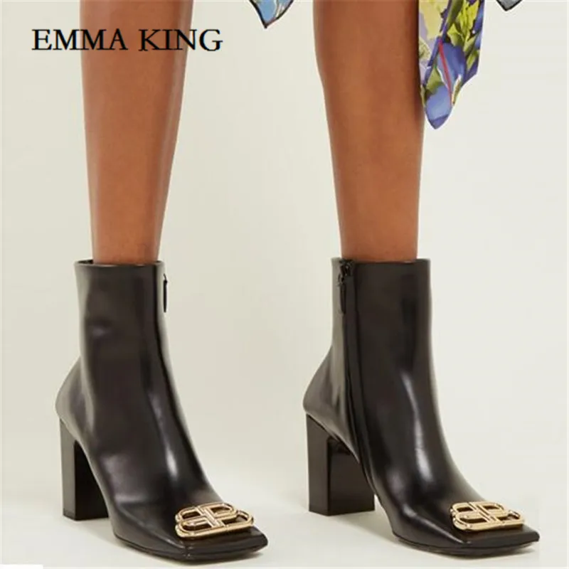 Women Fashion Metal Decorative Ankle Boots European and American Street Style Cowhide Booties Square Head Zip Closure Short Boot
Women Fashion Metal Decorative Ankle Boots European and American Street Style Cowhide Booties Square Head Zip Closure Short Boot
