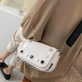 Web celebrity French minority high sense western style bag woman 2020 spring fashion Korean version of one shoulder cross-body
Web celebrity French minority high sense western style bag woman 2020 spring fashion Korean version of one shoulder cross-body