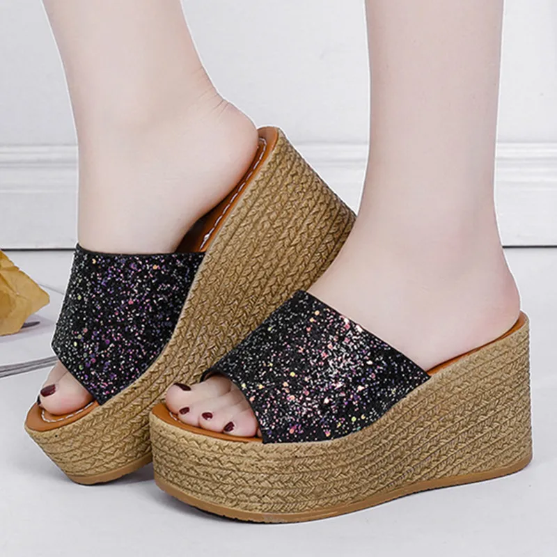 Summer Wedge Slippers Women Bling Sequins Fashion Casual Black Ladies Shoes Platform High Heels Women Slip-on Non-slip Slipper
Summer Wedge Slippers Women Bling Sequins Fashion Casual Black Ladies Shoes Platform High Heels Women Slip-on Non-slip Slipper
