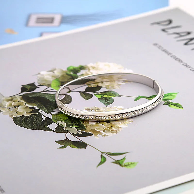 Fashion High Quality Oval Bangles Jewelry Plated Rhinestone bracelets style Starry Sky bracelet for women Luxury Gift
Fashion High Quality Oval Bangles Jewelry Plated Rhinestone bracelets style Starry Sky bracelet for women Luxury Gift