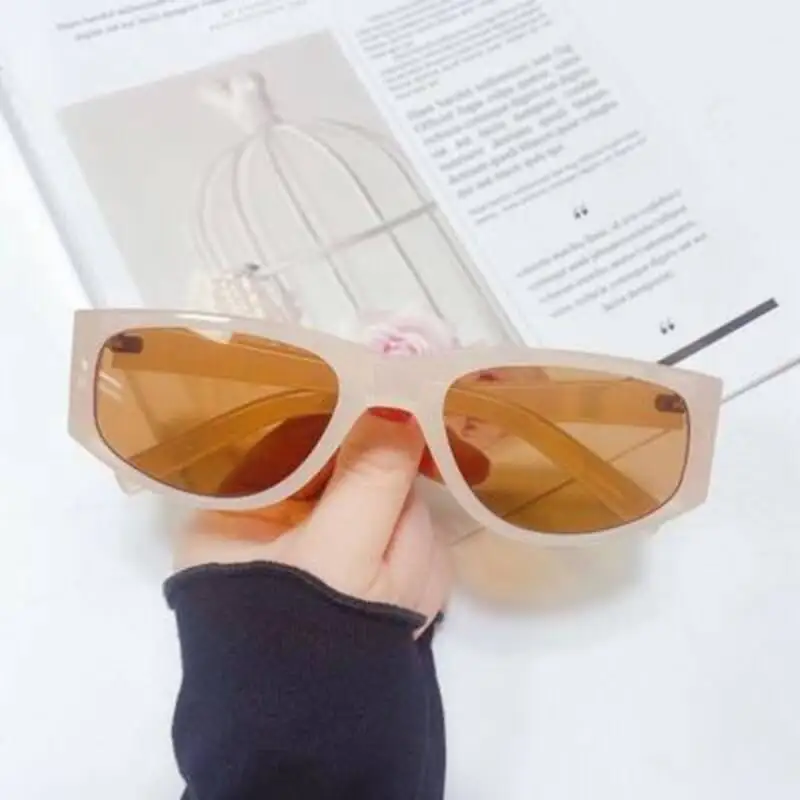 Fashion Small Frame Cat Eye Sunglasses Women 2021 Luxury Brand Designer Party Prom Hip Hop Sun Glasses Female Personality Shades
Fashion Small Frame Cat Eye Sunglasses Women 2021 Luxury Brand Designer Party Prom Hip Hop Sun Glasses Female Personality Shades