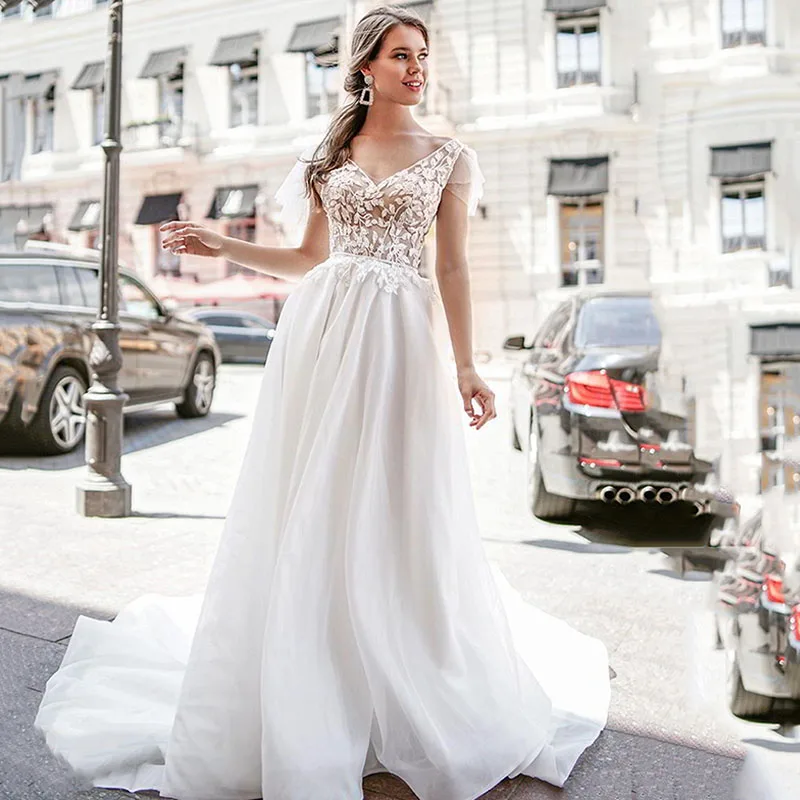 Eightree Vintage A Line Wedding Dress Boho Backless Robe de mariee Appliques Chiffon Wedding Gowns Princess V Neck Bridal Dress
Eightree Vintage A Line Wedding Dress Boho Backless Robe de mariee Appliques Chiffon Wedding Gowns Princess V Neck Bridal Dress