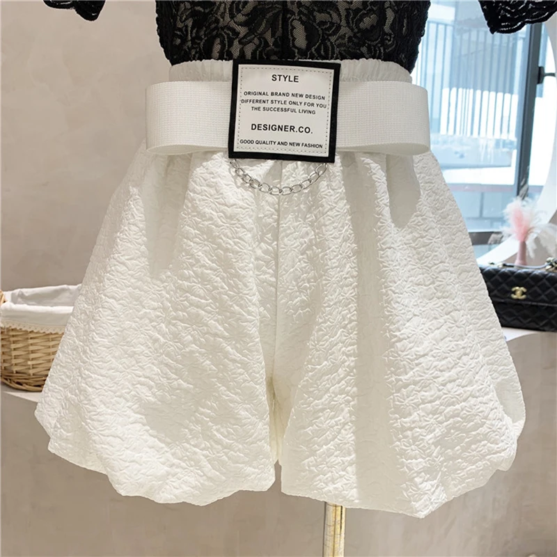 Fashion High Waist Ruffles Shorts Women Streetwear Bow Wide Leg Shorts Women Loose Shorts 2022 Summer Short Femme
Fashion High Waist Ruffles Shorts Women Streetwear Bow Wide Leg Shorts Women Loose Shorts 2022 Summer Short Femme