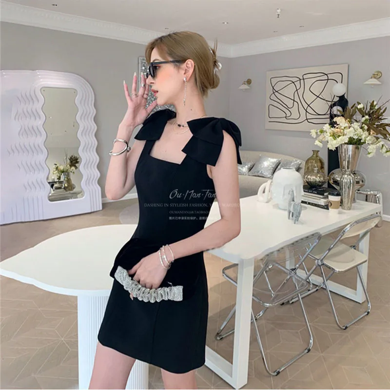 Summer New Arrival French Style Vintage Celebrity Dresses Black Bow Camisole Slim dress Cut Dress
Summer New Arrival French Style Vintage Celebrity Dresses Black Bow Camisole Slim dress Cut Dress