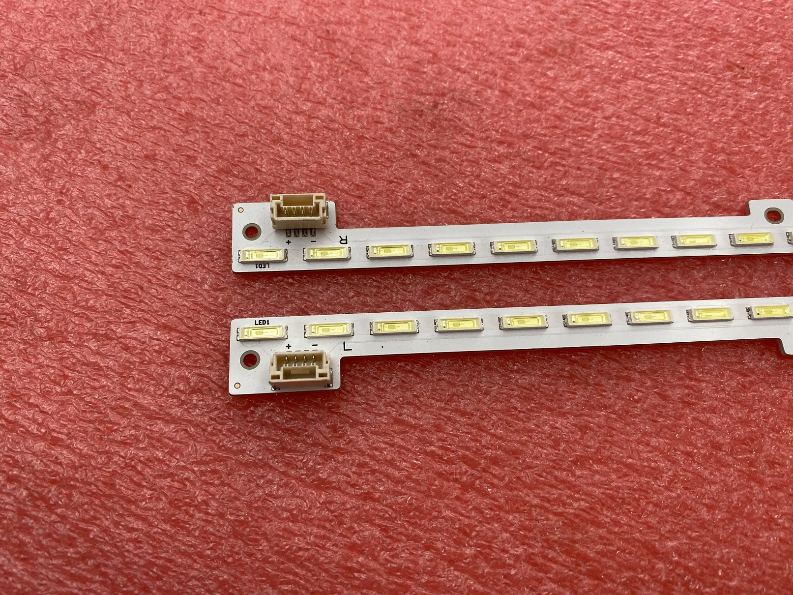 2pcs LED backlight for Panasonic TX-L32RX34 TX-L32EW5 TX-L32X5B VVX32H125G00 LE32HWD STM320A72-RIGHT LEFT NLAW10171R NLAW10171L
2pcs LED backlight for Panasonic TX-L32RX34 TX-L32EW5 TX-L32X5B VVX32H125G00 LE32HWD STM320A72-RIGHT LEFT NLAW10171R NLAW10171L