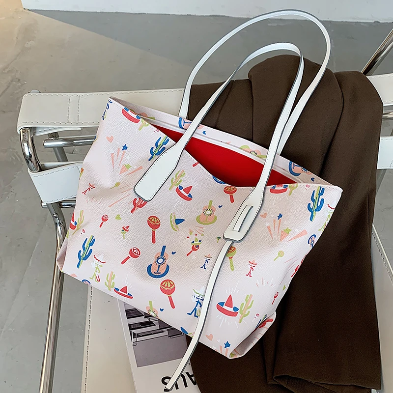 Сумка-мессенджер женская из искусственной кожи, роскошный саквояж на плечо, вместительный чемоданчик кросс-боди с надписью
Сумка-мессенджер женская из искусственной кожи, роскошный саквояж на плечо, вместительный чемоданчик кросс-боди с надписью