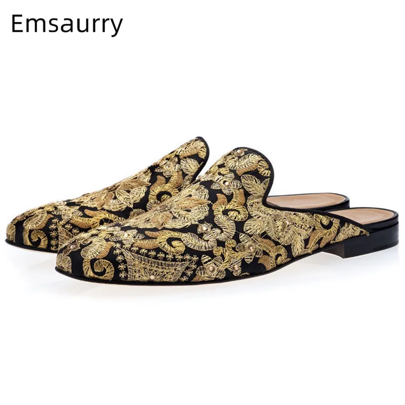Retro Palace Men Slippers Gold Embroider Flowers Round Toe Outside Slides Summer Hot Sell Mullers 2020 Fashion Party Shoes Male
Retro Palace Men Slippers Gold Embroider Flowers Round Toe Outside Slides Summer Hot Sell Mullers 2020 Fashion Party Shoes Male