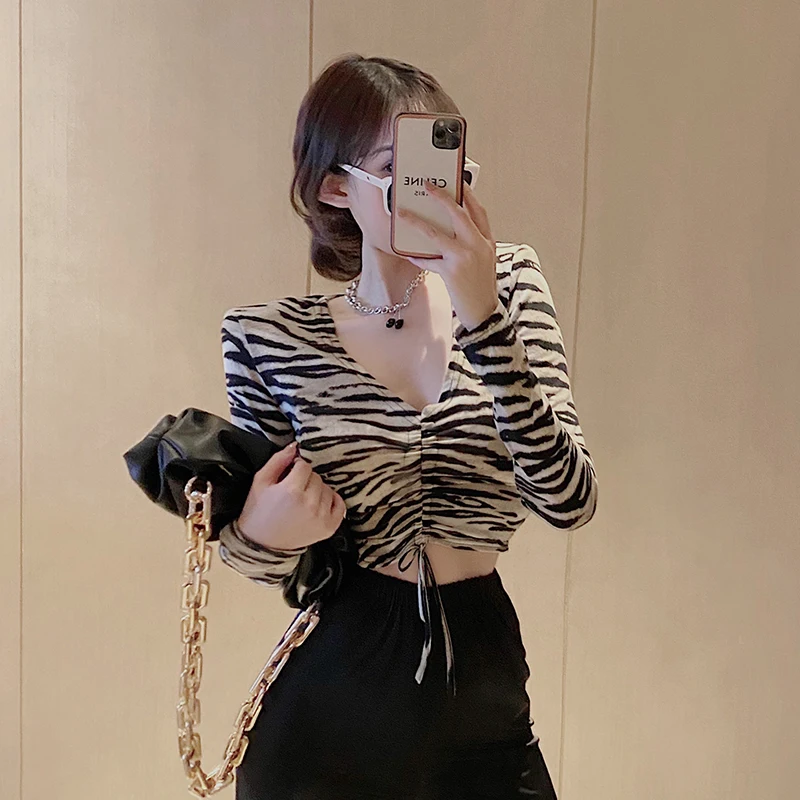 Spring and Autumn Women's V-Neck Zebra Print Drawstring Slim Sexy Long Sleeve Shirt
Spring and Autumn Women's V-Neck Zebra Print Drawstring Slim Sexy Long Sleeve Shirt