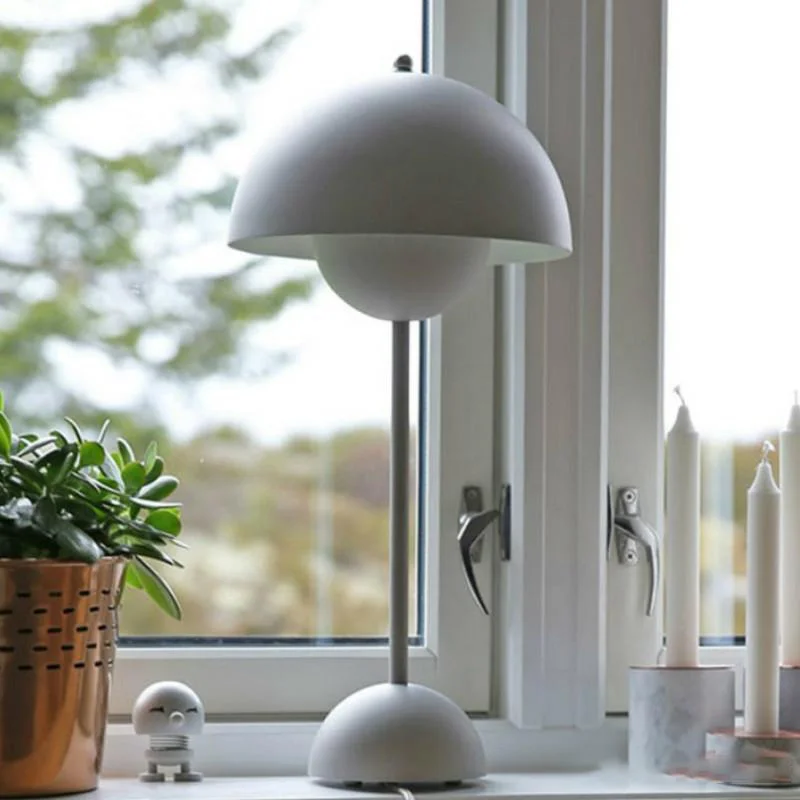 Modern Designer Flowerpot Table Lamp for Living Room Bedroom Study Bedside Semicircle Lamp Home Decor Indoor Lighting Fixture
Modern Designer Flowerpot Table Lamp for Living Room Bedroom Study Bedside Semicircle Lamp Home Decor Indoor Lighting Fixture