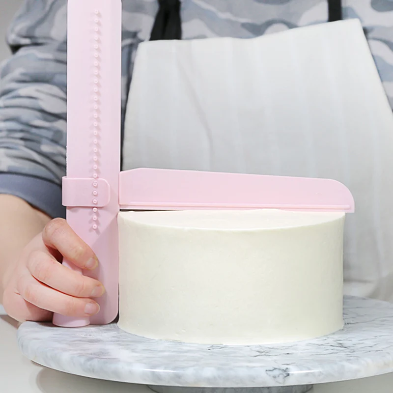 2Pcs/Set Cake Scraper Adjustable Fondant Spatulas Cake Edge Smoother Cream Decorating Tool DIY Bakeware Kitchen Making Cake Tool
2Pcs/Set Cake Scraper Adjustable Fondant Spatulas Cake Edge Smoother Cream Decorating Tool DIY Bakeware Kitchen Making Cake Tool