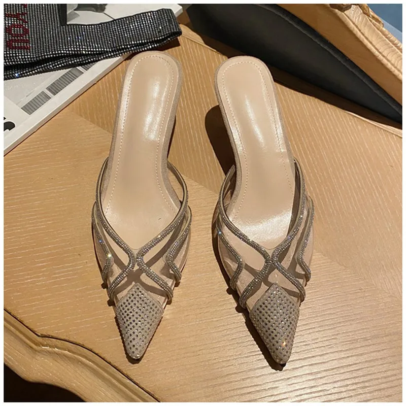 2020 Autumn Women Mules Slipper Fashion Bling Rhinestones Sandal Slip On Pointed Toe Elegant Low Heel Slides Shoes
2020 Autumn Women Mules Slipper Fashion Bling Rhinestones Sandal Slip On Pointed Toe Elegant Low Heel Slides Shoes