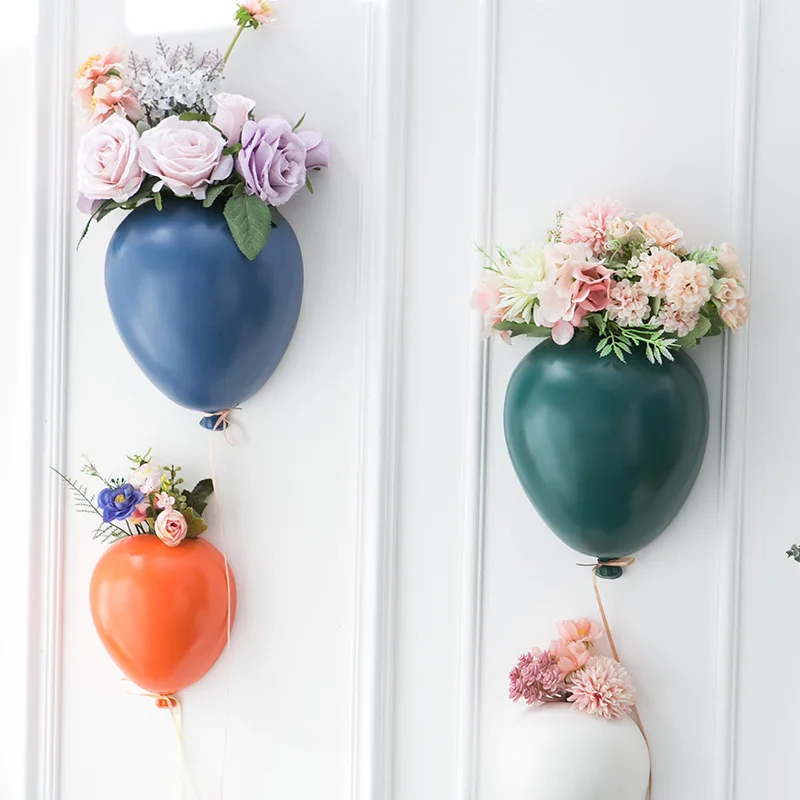Northern Europe Ceramic Balloon Hanging Hydroponic Flower Pot Wall Hanging Flower Vase for Living Room Parterre Decorations
Northern Europe Ceramic Balloon Hanging Hydroponic Flower Pot Wall Hanging Flower Vase for Living Room Parterre Decorations