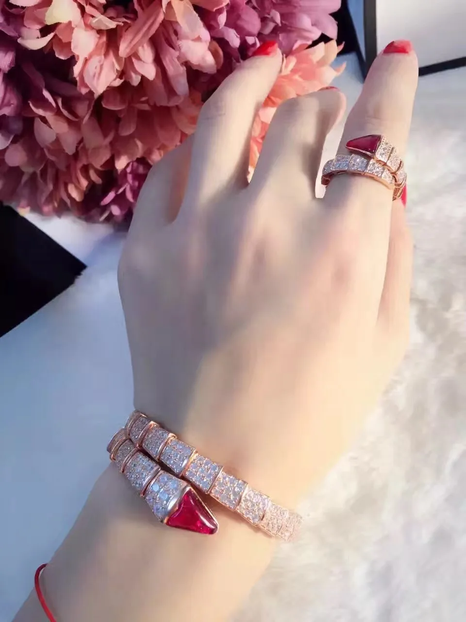 Hot fashion brand women bracelet snake bangle ring jewelry set rose gold animal jewelry set for women wife girls gift
Hot fashion brand women bracelet snake bangle ring jewelry set rose gold animal jewelry set for women wife girls gift