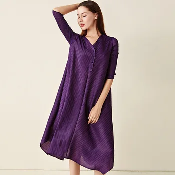LANMREM Sanzhai pleated quality women's national style cheongsam buckle V-neck A- character loose temperament dress autumn
LANMREM Sanzhai pleated quality women's national style cheongsam buckle V-neck A- character loose temperament dress autumn
