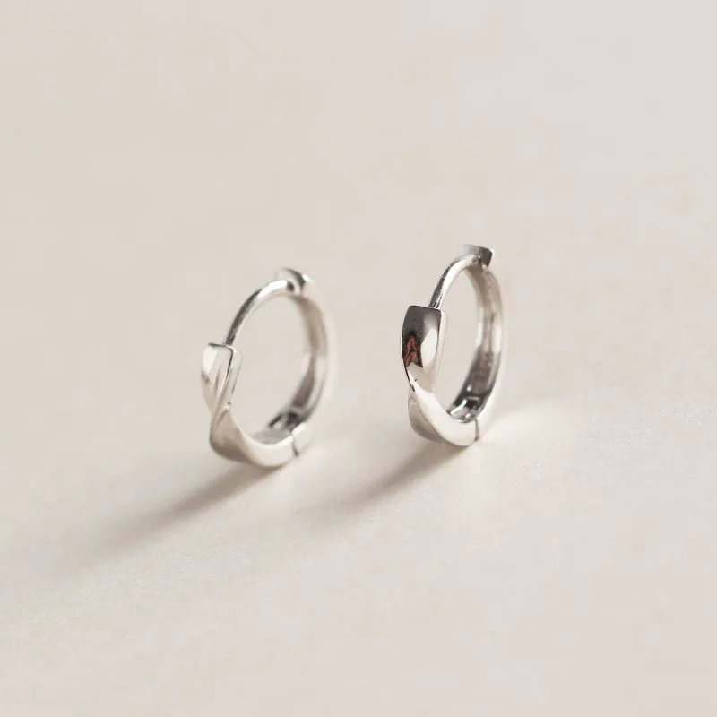 DAIWUJAN 925 Sterling Silver Minimalist Irregular Geometric Twisted Stud Earrings for Women Exquisite INS Style Hoop Jewelry
DAIWUJAN 925 Sterling Silver Minimalist Irregular Geometric Twisted Stud Earrings for Women Exquisite INS Style Hoop Jewelry