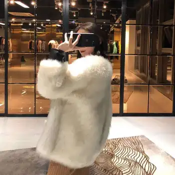 Autumn Winter Female Women's Leather Jacket Korean Vintage Women Clothes 2020 White Faux Fur Coat ZT4482
Autumn Winter Female Women's Leather Jacket Korean Vintage Women Clothes 2020 White Faux Fur Coat ZT4482