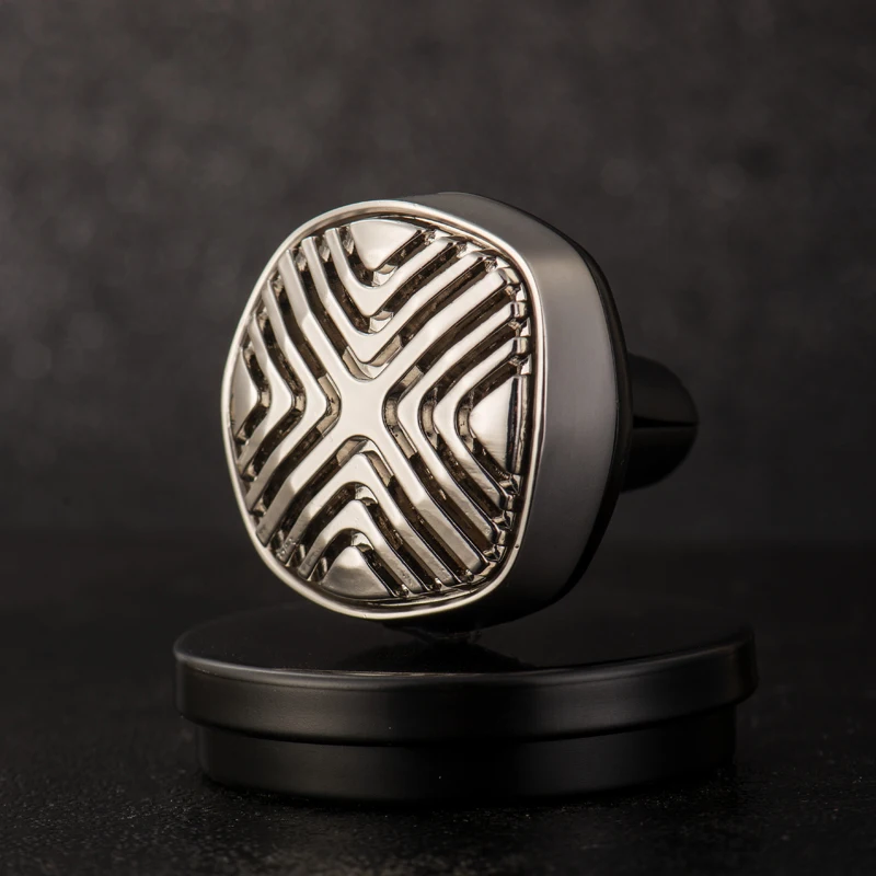 1pcs Simple Design Car Perfume Metal Car Air Freshener Luxury Auto Air Fragrance Vent Clip Good Smell the Car Difuser 
1pcs Simple Design Car Perfume Metal Car Air Freshener Luxury Auto Air Fragrance Vent Clip Good Smell the Car Difuser